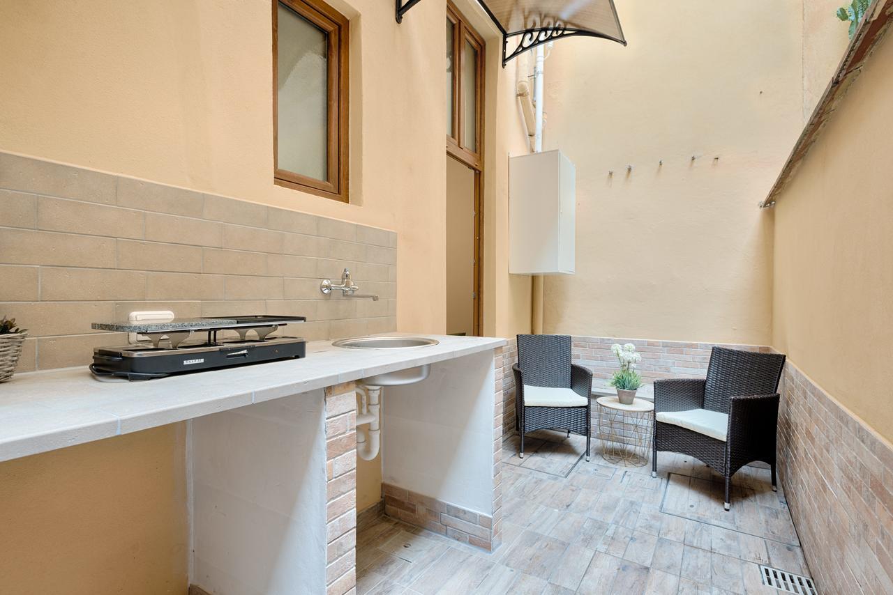 Santa Croce Cathedral By Mmega Apartment Florence Exterior photo